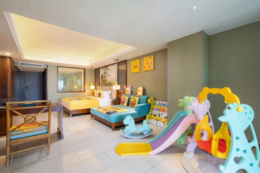 Family Anime Theme Room, Four Seasons Ocean Courtyard 4*