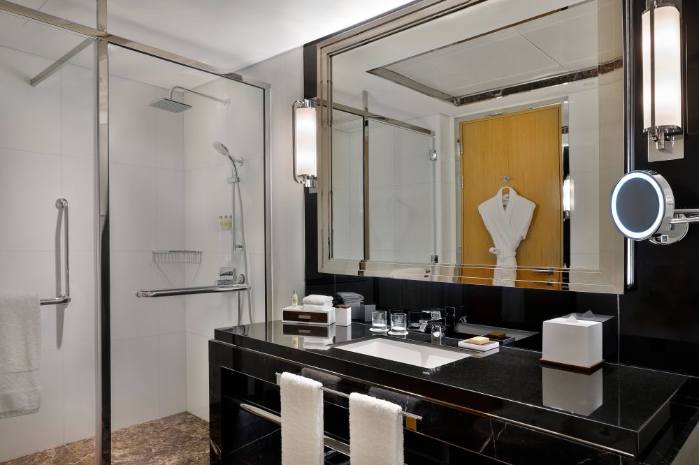 Twin/King Executive Room with Sea View, Hilton Dubai Palm Jumeirah 5*