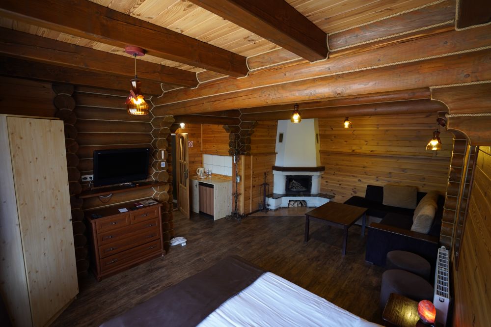 Family Junior Suite with Fireplace (Borzhava Cottage), Озеро Vita 