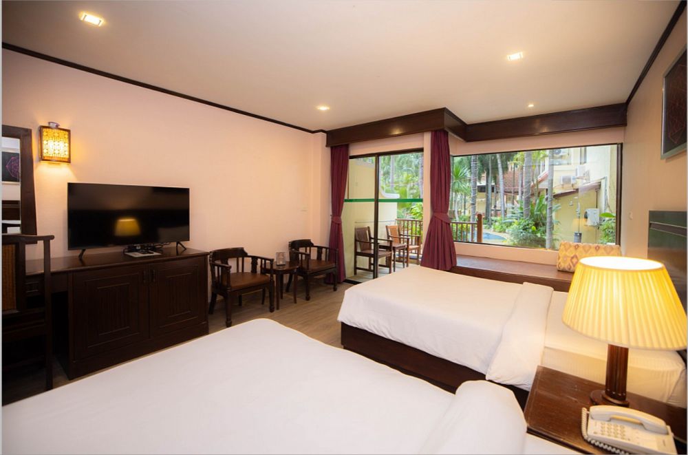 Pool Side Access, Baumanburi Hotel 3*