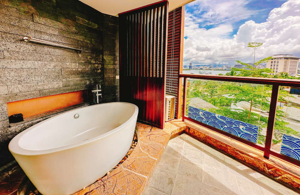 Deluxe Seaview Room, Sanya Marina Sea View Hotel (ex.Marina Spa Hotel Sanya) 4*