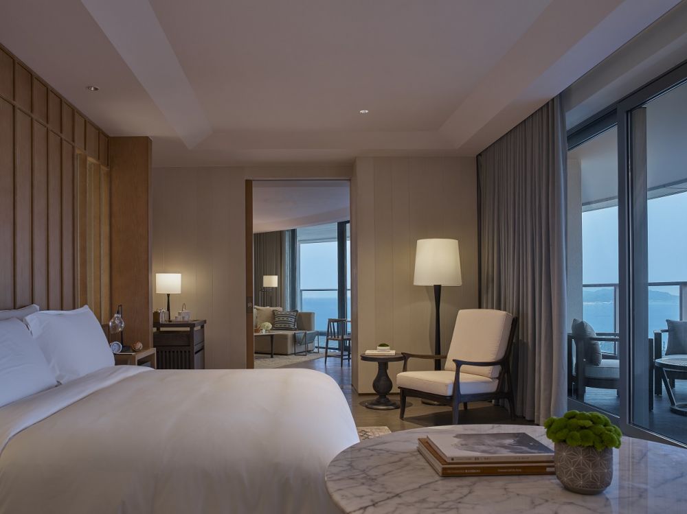 Panoramic Ocean View Suite, Rosewood Sanya 5*