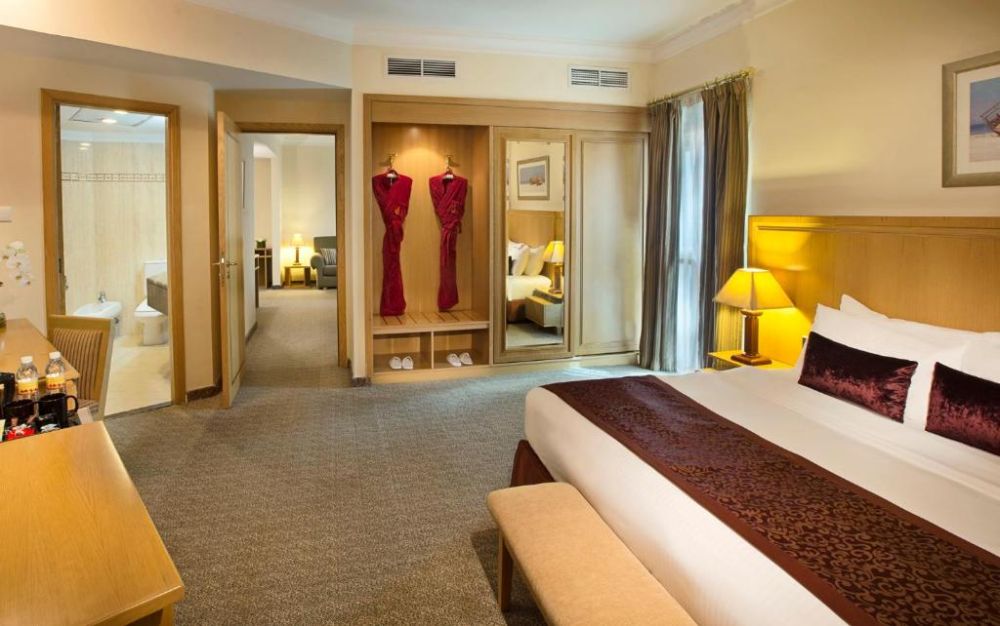 Season Suite, DoubleTree by Hilton Dubai Port Saeed (ex. City Seasons Dubai Hotel) 4*
