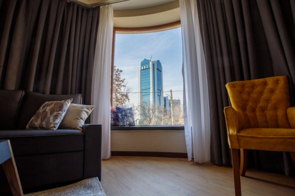 Suite, Navruz Tashkent 3*