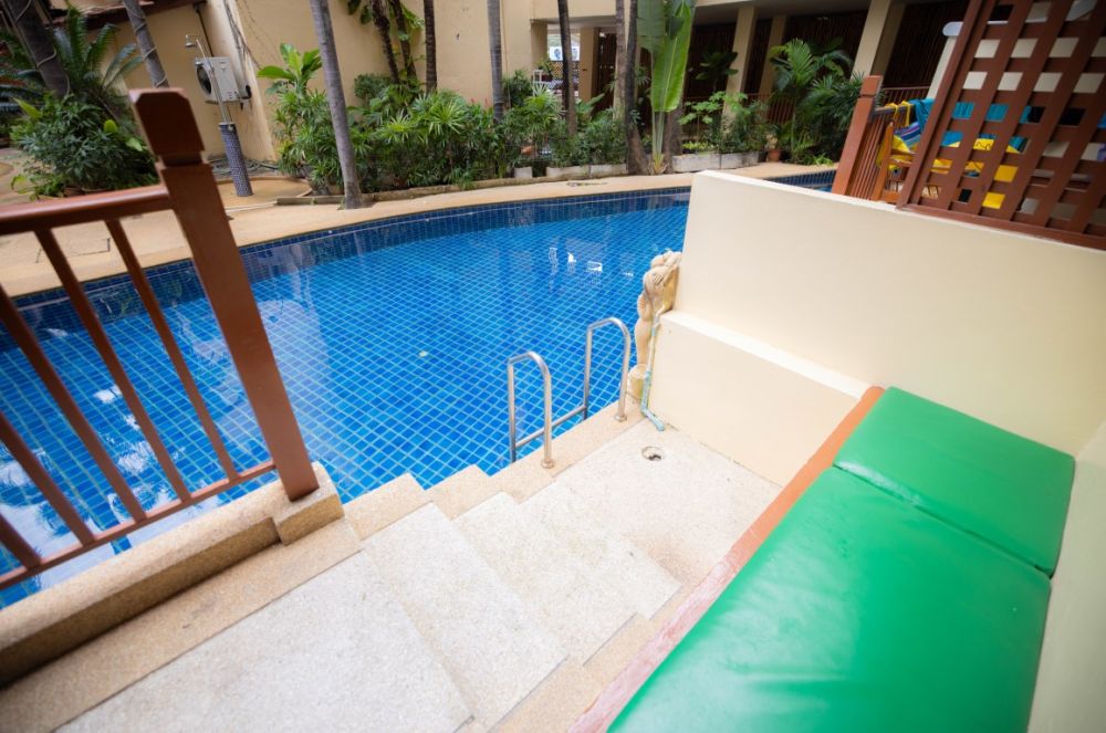 Pool Side Access, Baumanburi Hotel 3*