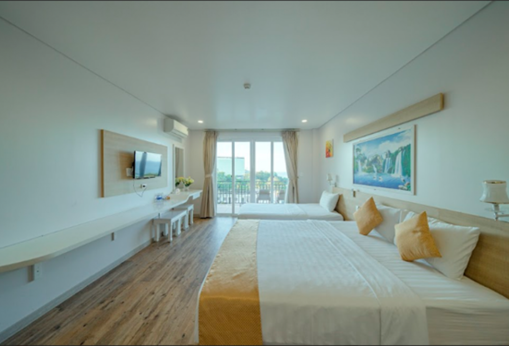 Premium TRPL with window/ balcony, Summer Dream Hotel Phu Quoc 3*