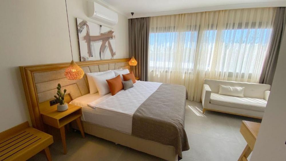 King Queen Suite, Yalipark Beach Hotel 4*