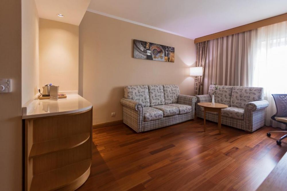 Люкс, Hayat Hospitality Oskemen 5*