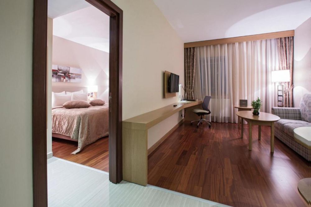 Люкс, Hayat Hospitality Oskemen 5*