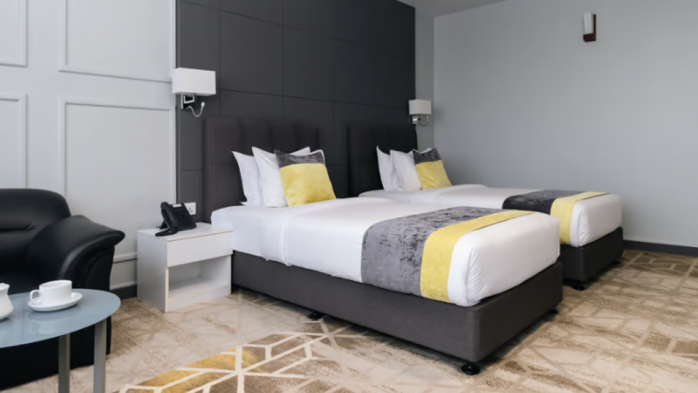 Standard Twin Room, Manhattan Business Hotel 4*