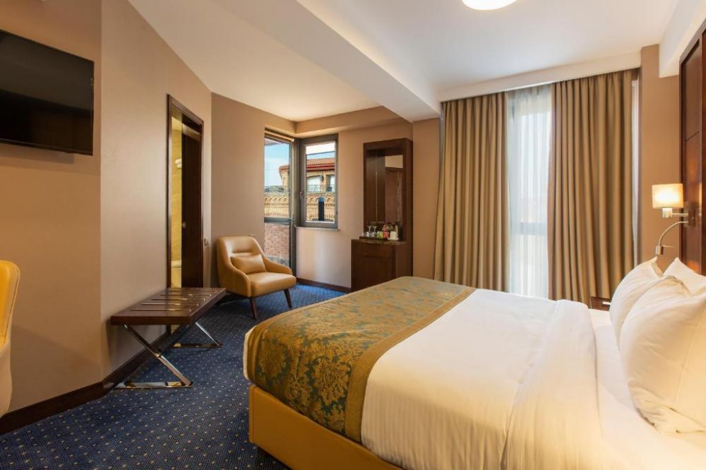 Panorama, KMM Hotel 4*