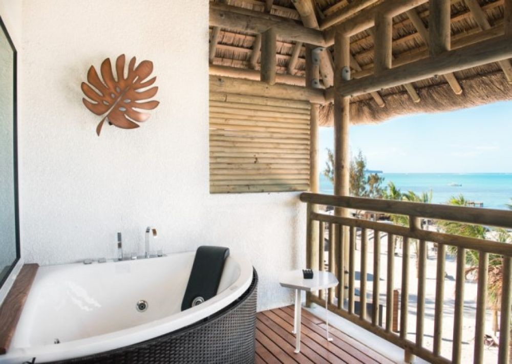 Couple Privilege Suite Beachfront, Zilwa Attitude 4*