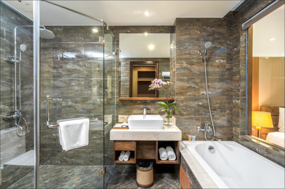 Deluxe Double/Twin with balcony, Alan Sea Hotel Danang 5*