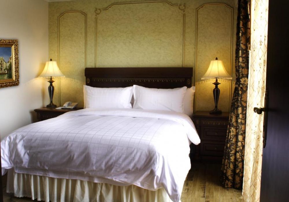 1 Bedroom Suite, Four Seasons Place 3+
