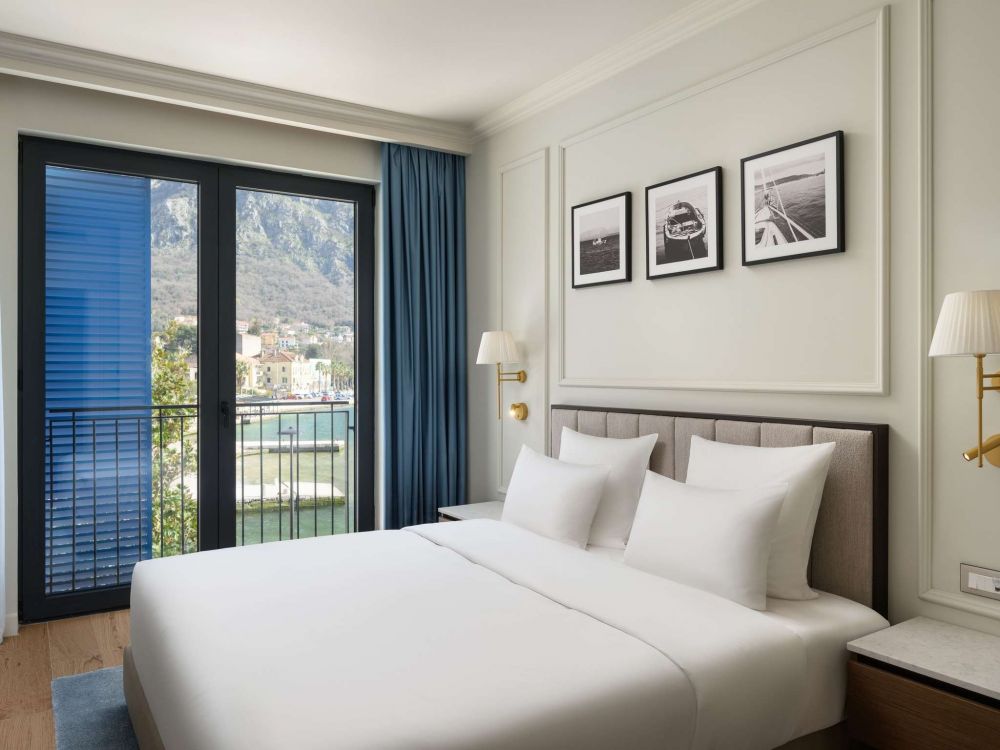 Deluxe Apartment Sea View with 2 Bedrooms, Mövenpick Hotel & Residences Teuta Kotor Bay 5*