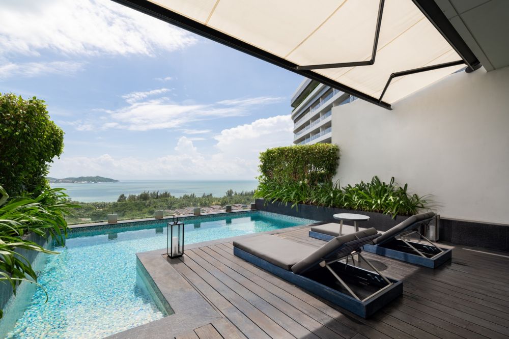 Panoramic Ocean View Pool Room, Rosewood Sanya 5*