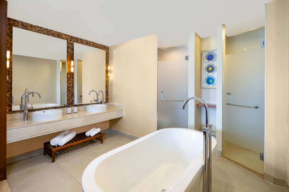 Swiss Superior family King bed room (ex.Grand Family Room), Swissotel & Grand Mercure Sanya Yalong Bay 5*