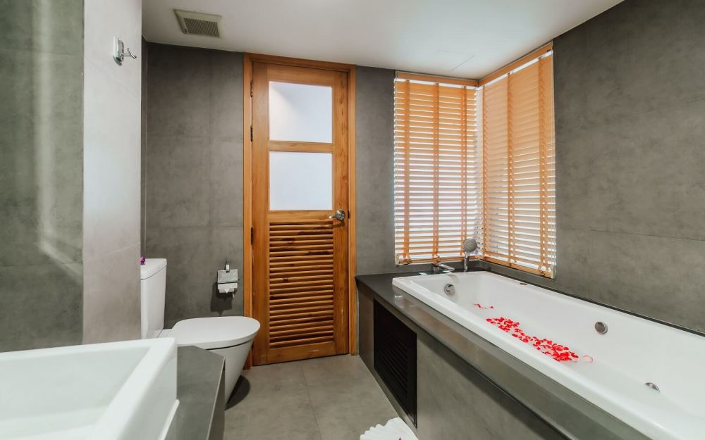 Executive Suite – Mountain View, The Lunar Patong 4*
