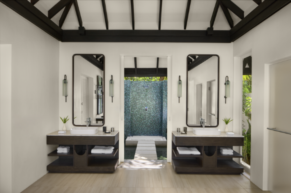 Beach House with Pool, Naladhu Maldives 5*