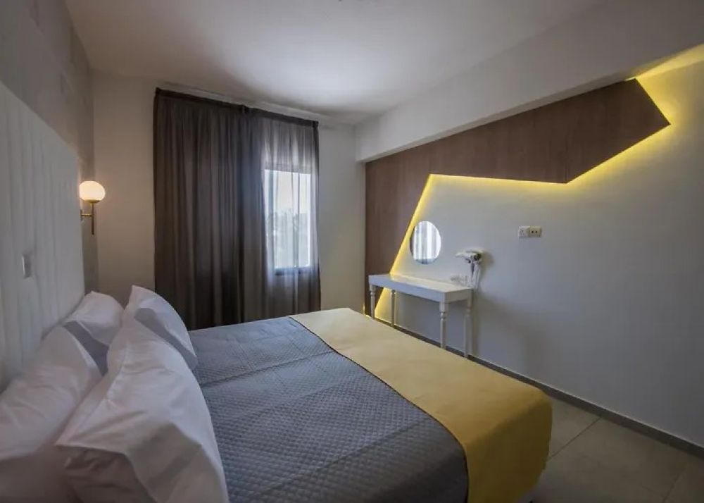 One-Bedroom Apartment, Narcissos Hotel Apartments 4*