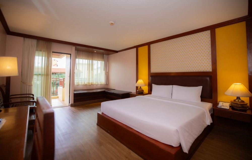 Premium Pool View, Baumanburi Hotel 3*
