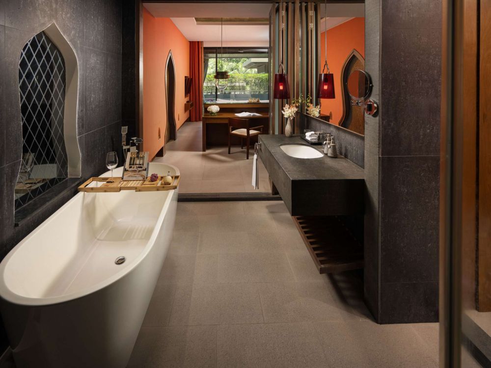 Premier Room Pool Access Whirlpool Bath (King Bed), Avista Hideaway Phuket Patong Mgallery By Sofitel 5*