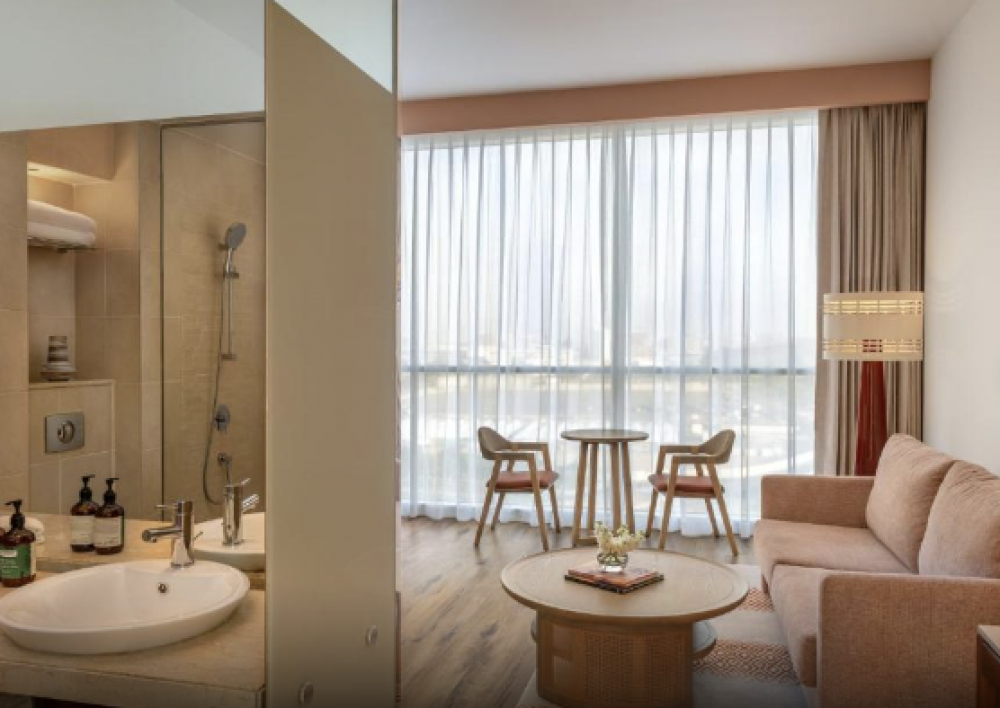 1 Queen Family Suite Plaza View, Yas Plaza Circuit (ex. Centro Yas Island Rotana) 4*