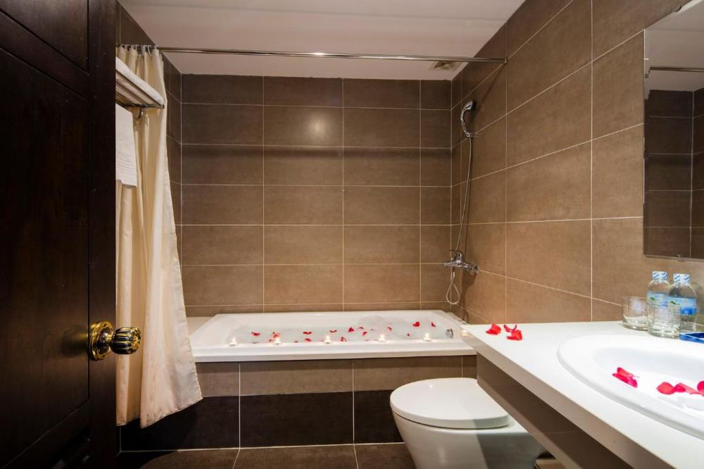 Deluxe, Edele Nha Trang 3*