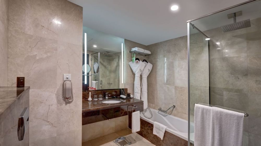Deluxe Room, Marriott Hotel Production City, Dubai ( ex. Vintage Grand Hotel) 5*