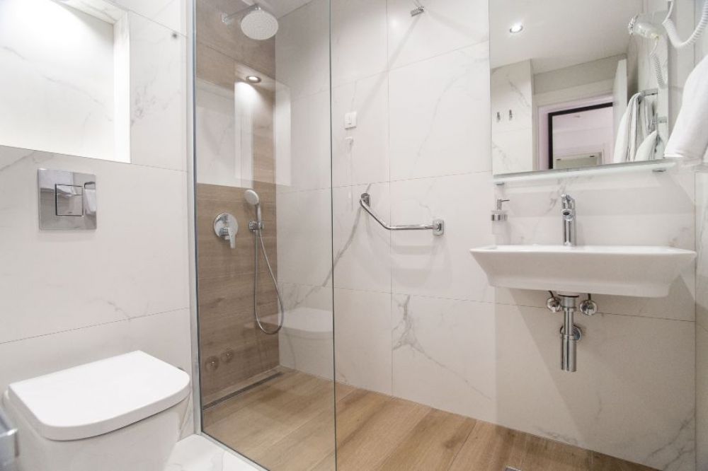 Premium, Slovenska Plaza 4 4*
