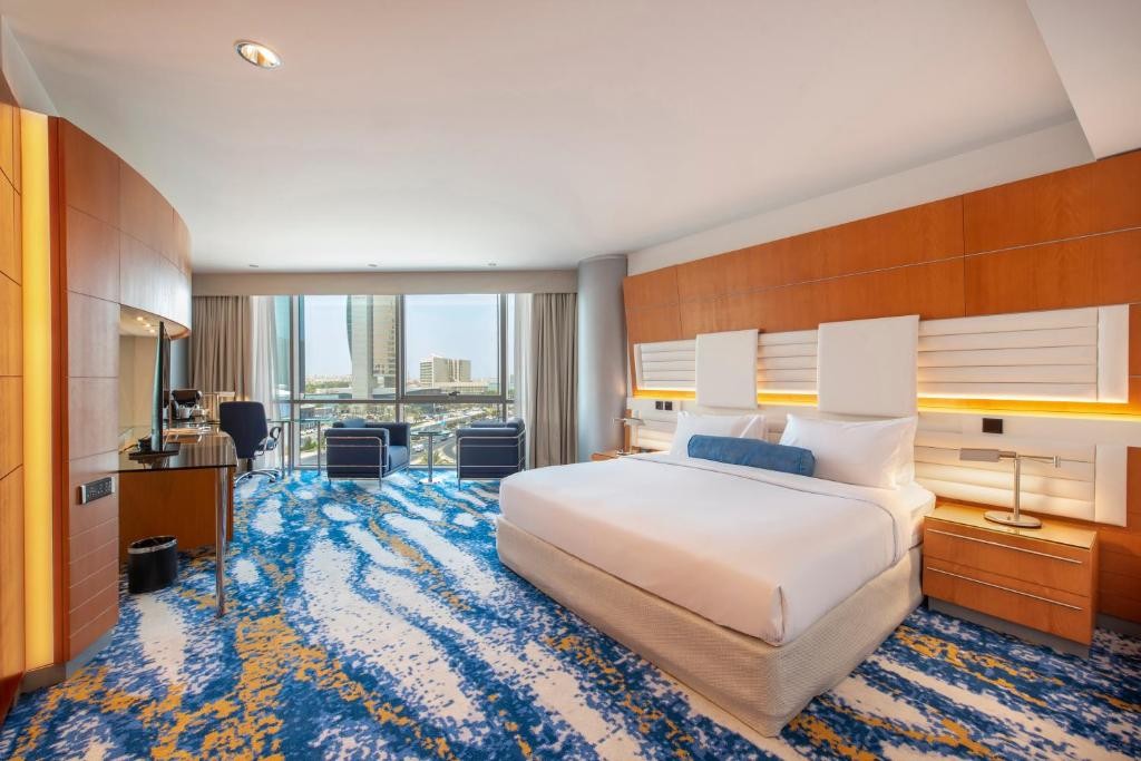 Deluxe Creek View Room, Mövenpick Dubai Creek (ex. Golden Sands Hotel Creek) 5*