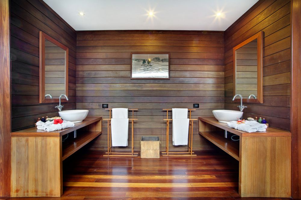 Overwater Deluxe Villa, Gangehi Island Resort 5*