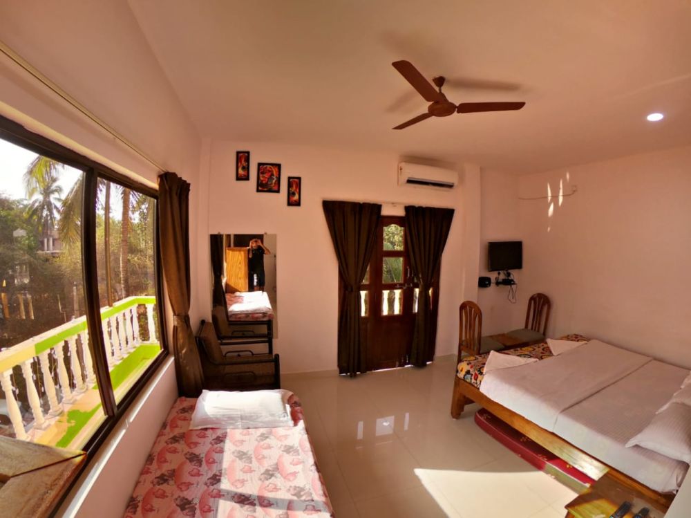 Deluxe AC, Celjoan Guest House 