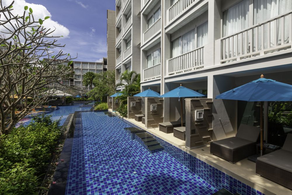 Deluxe Pool Access, Grand Mercure Phuket Patong 5*