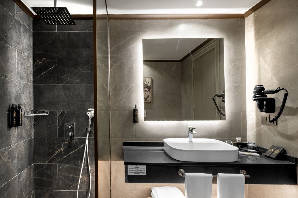 Standard Room, Utopia World Hotel 5*