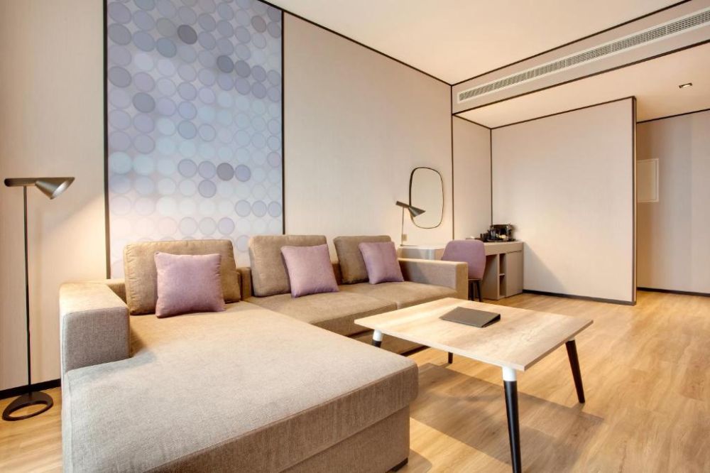 Executive Suites, The District Hotel (ex. Lemon Tree Hotel Dubai) 4*