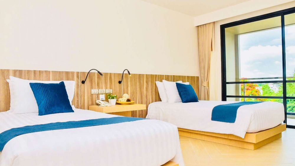 Deluxe, Mayaana Beach Resort (ex.Golden Tulip Pattaya Beach Resort) 5*