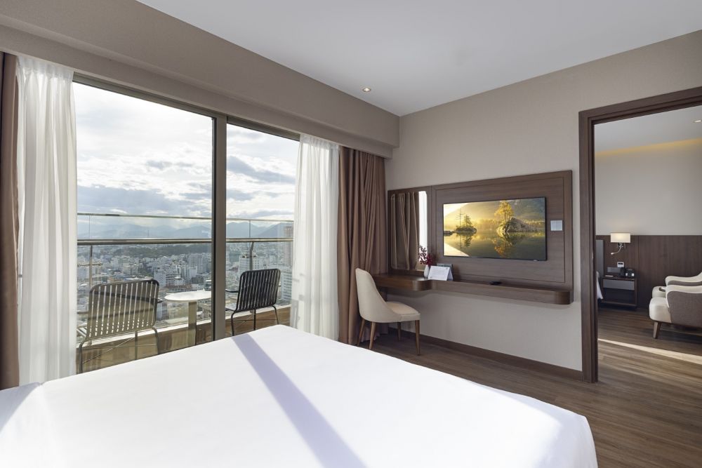 Family TRPL, Annova Nha Trang Hotel 5*