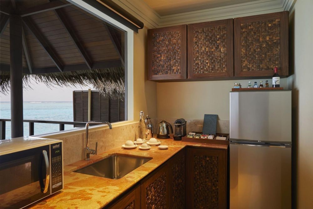 1 Bedroom Sunrise Overwater Suite with Pool, Taj Exotica Resort & Spa 5*